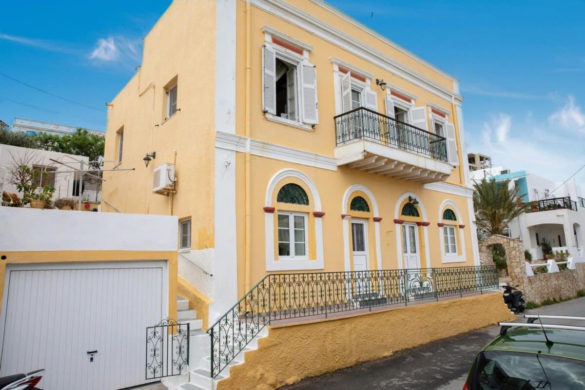 Neoclassical Splendor Unique Experience In Leros Appartement