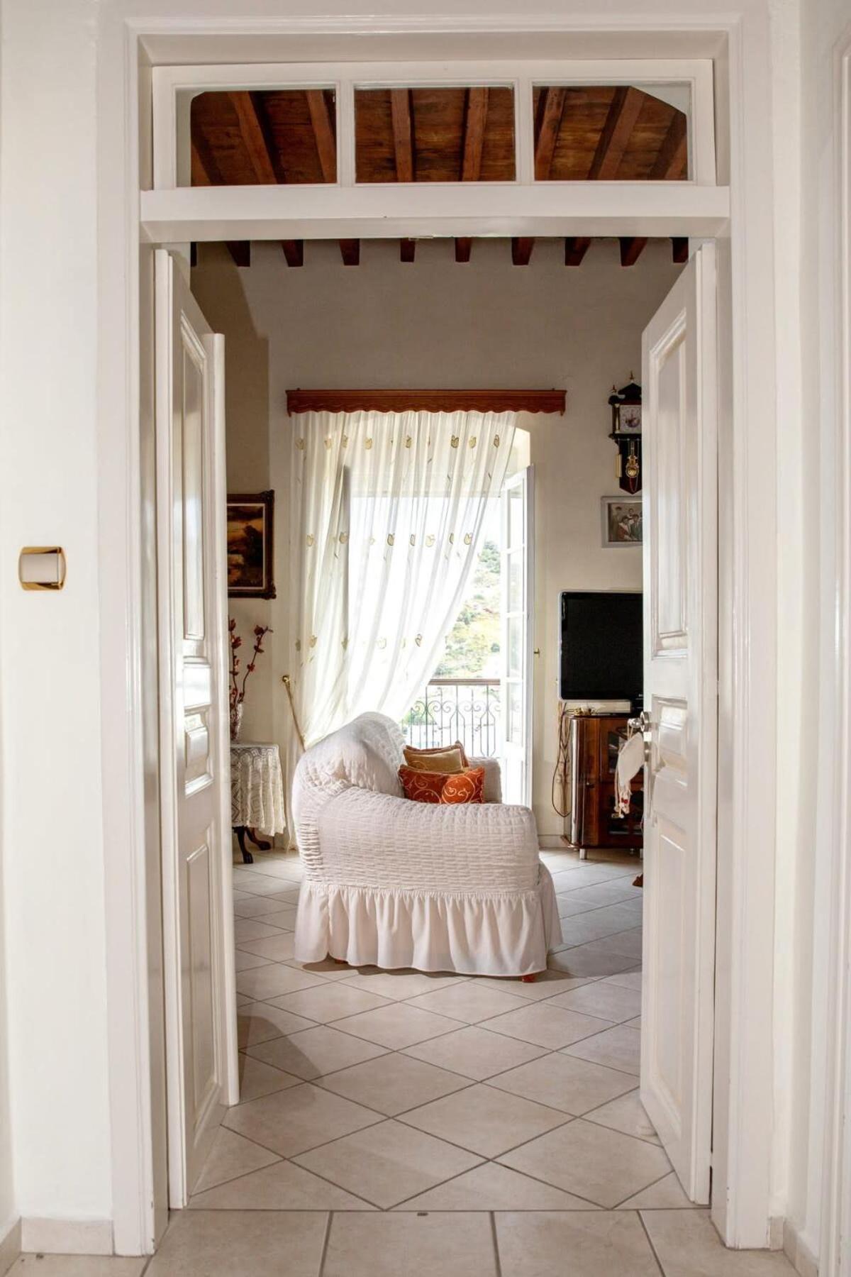 Appartement Neoclassical Splendor Unique Experience In Leros Panteli